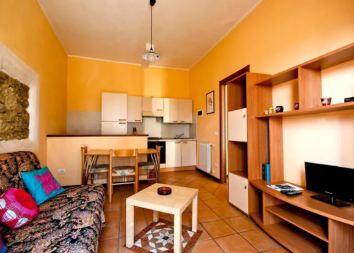 Monterosso Gospodarstwo agroturystyczne *